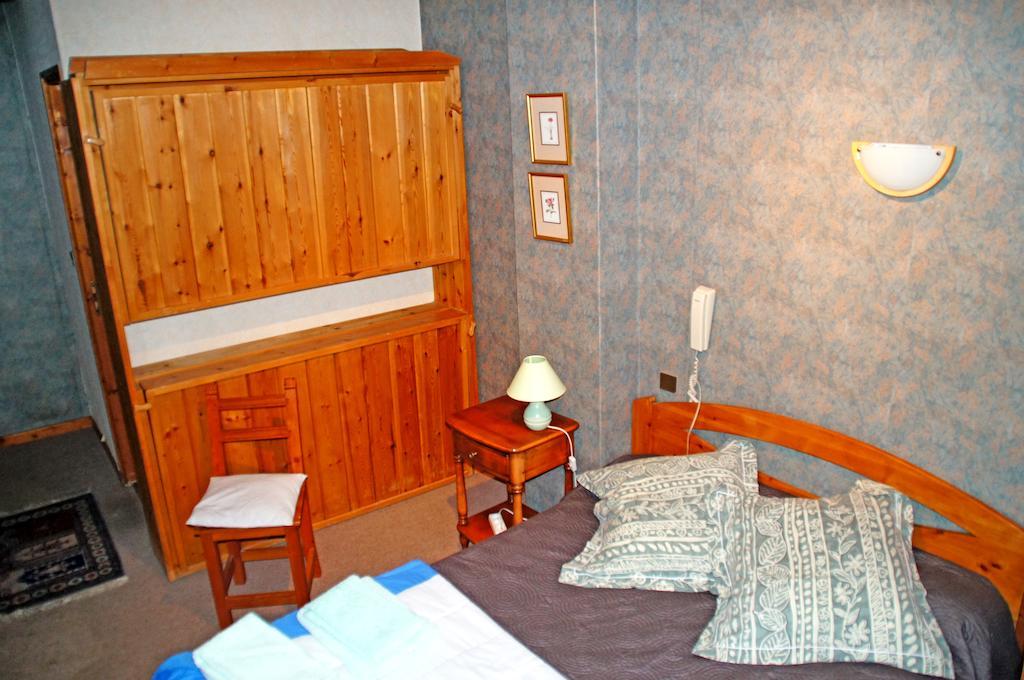 فندق Freissinieresفي  Le Relais Des Vaudois الغرفة الصورة