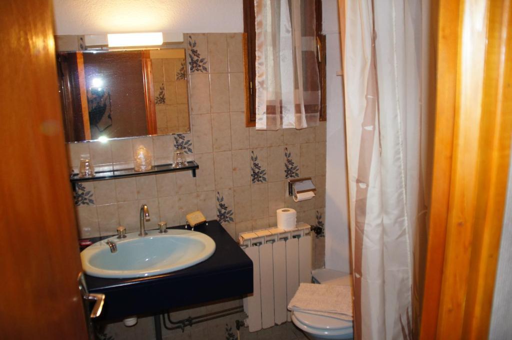 فندق Freissinieresفي  Le Relais Des Vaudois الغرفة الصورة